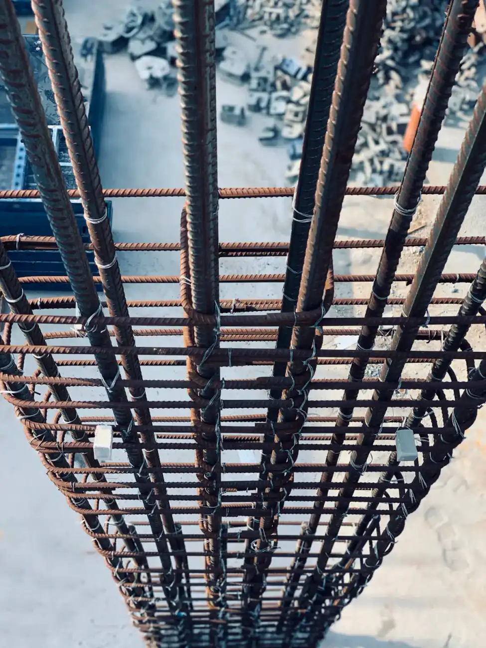 Close view of a tied rebar column cage