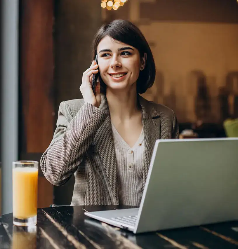 Recruiter speaking with a client on the phone